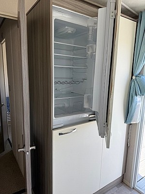 integrated fridge freezer