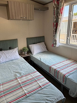twin beds