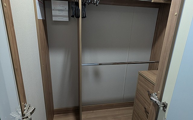 Masterbedroom walk in wardrobe