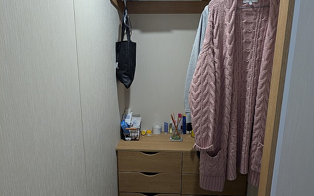 walk in wardrobe